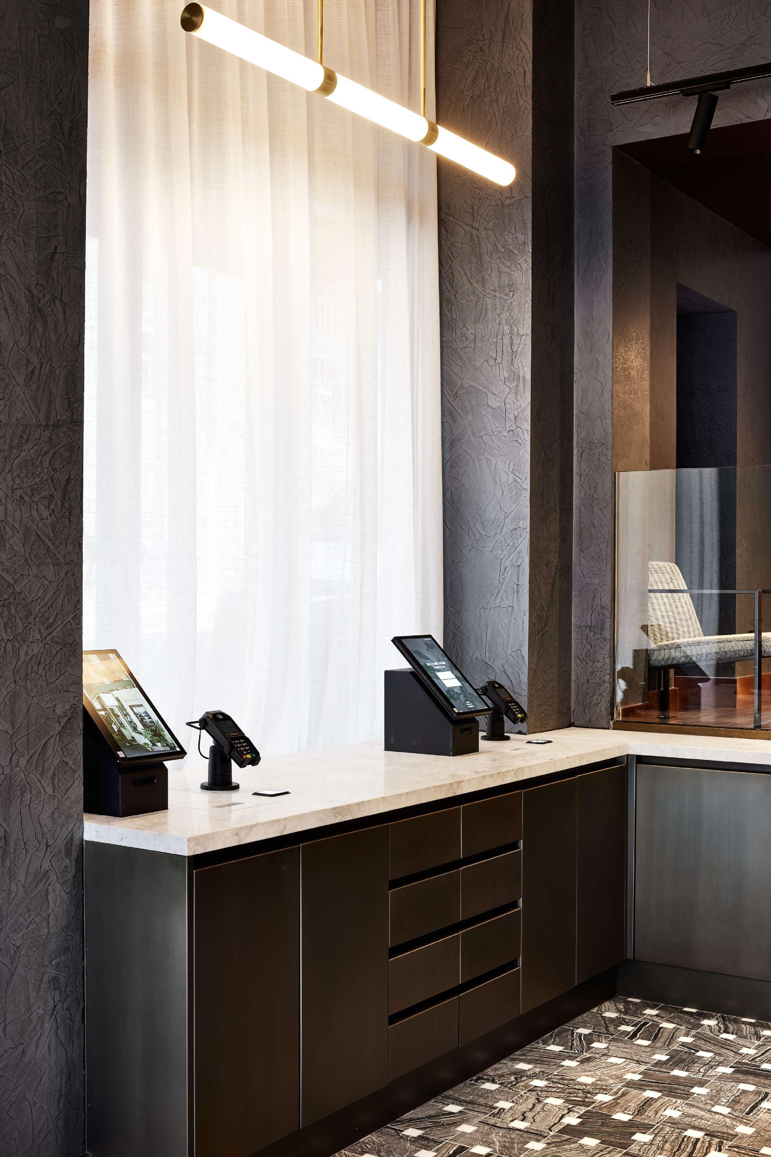 Aiden By Western @ Darling Harbour Hotel 4*